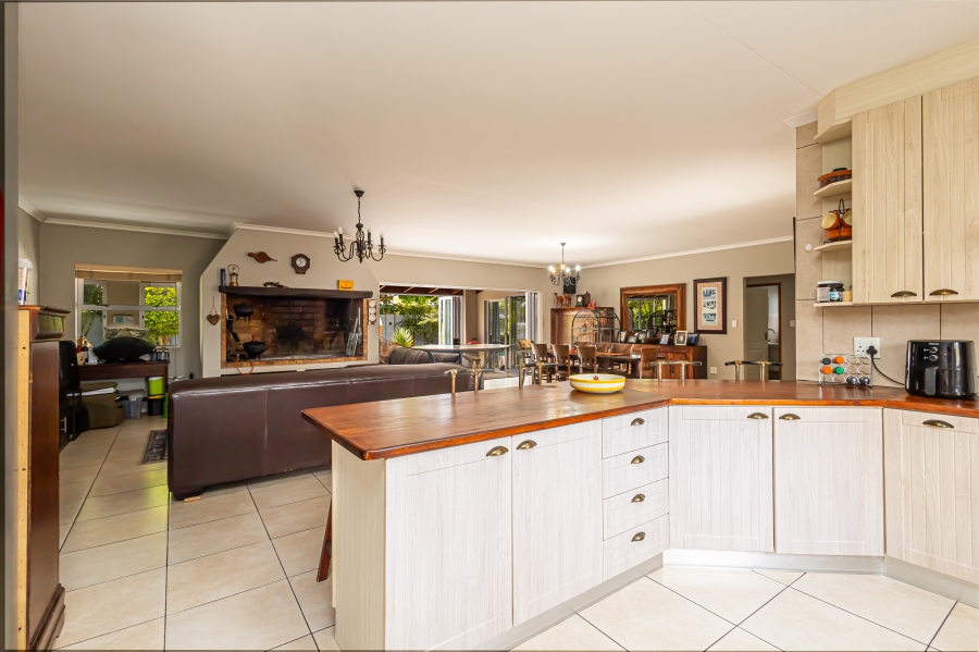 3 Bedroom Property for Sale in Country Club Western Cape